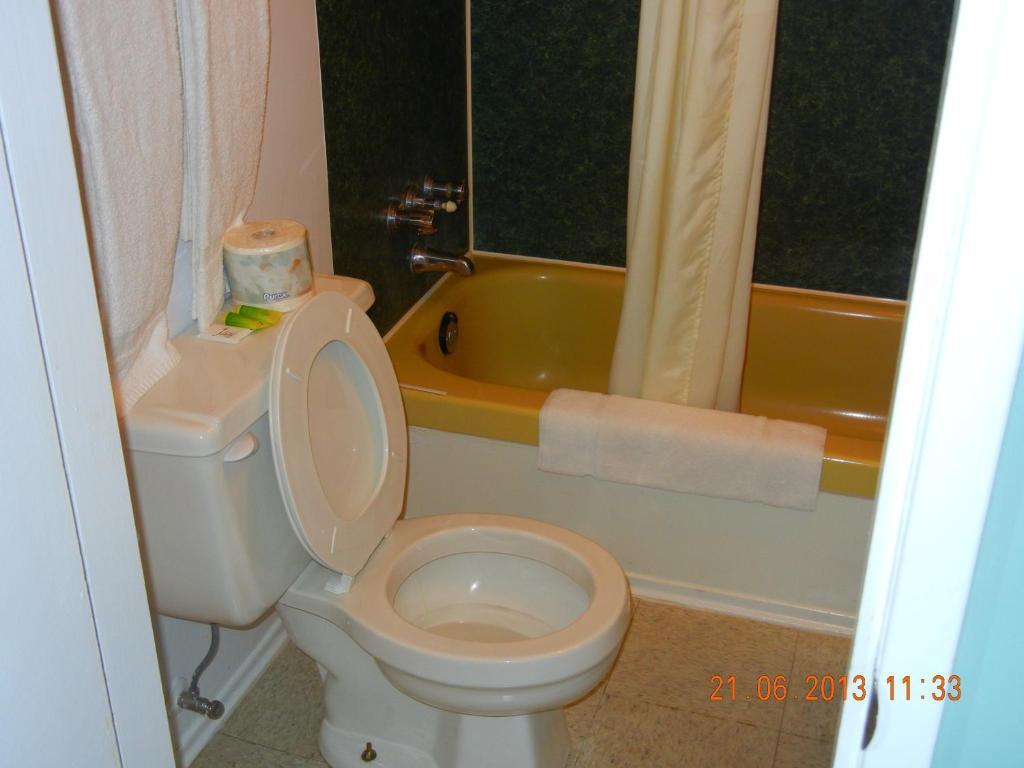 Pleasant View Motel Summerland Δωμάτιο φωτογραφία