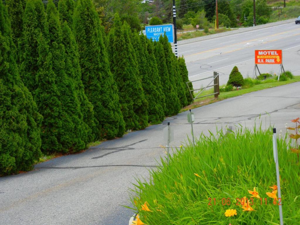 Pleasant View Motel Summerland Εξωτερικό φωτογραφία