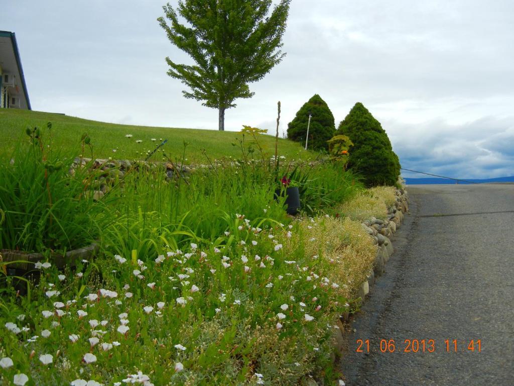 Pleasant View Motel Summerland Εξωτερικό φωτογραφία